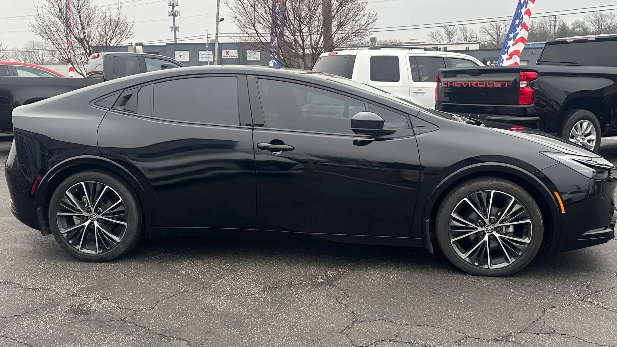 Used 2025 Toyota Prius XLE image 4