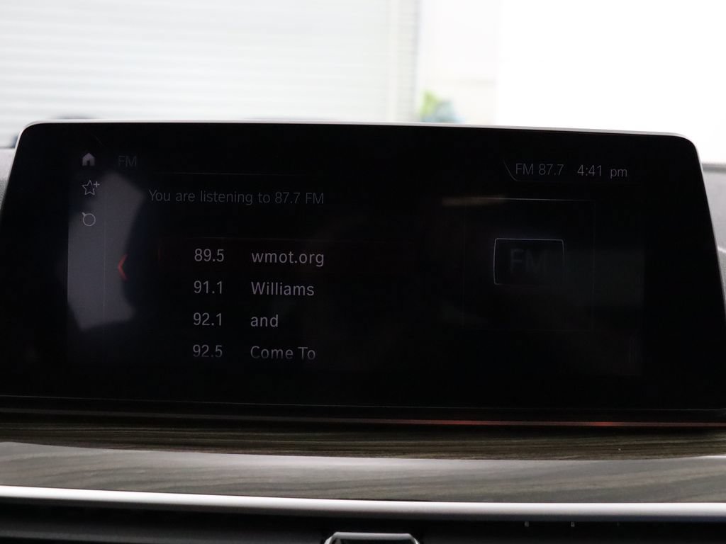 Used 2019 BMW 530i w/ Convenience Package RWD image 23