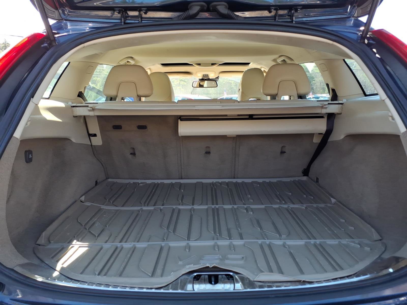 Used 2015 Volvo V60 T5 Premier Plus AWD/4WD image 5