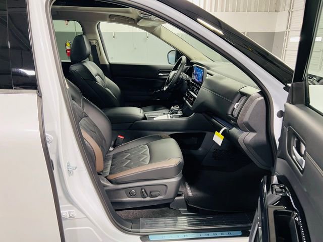 New 2026 Nissan Pathfinder Platinum image 36