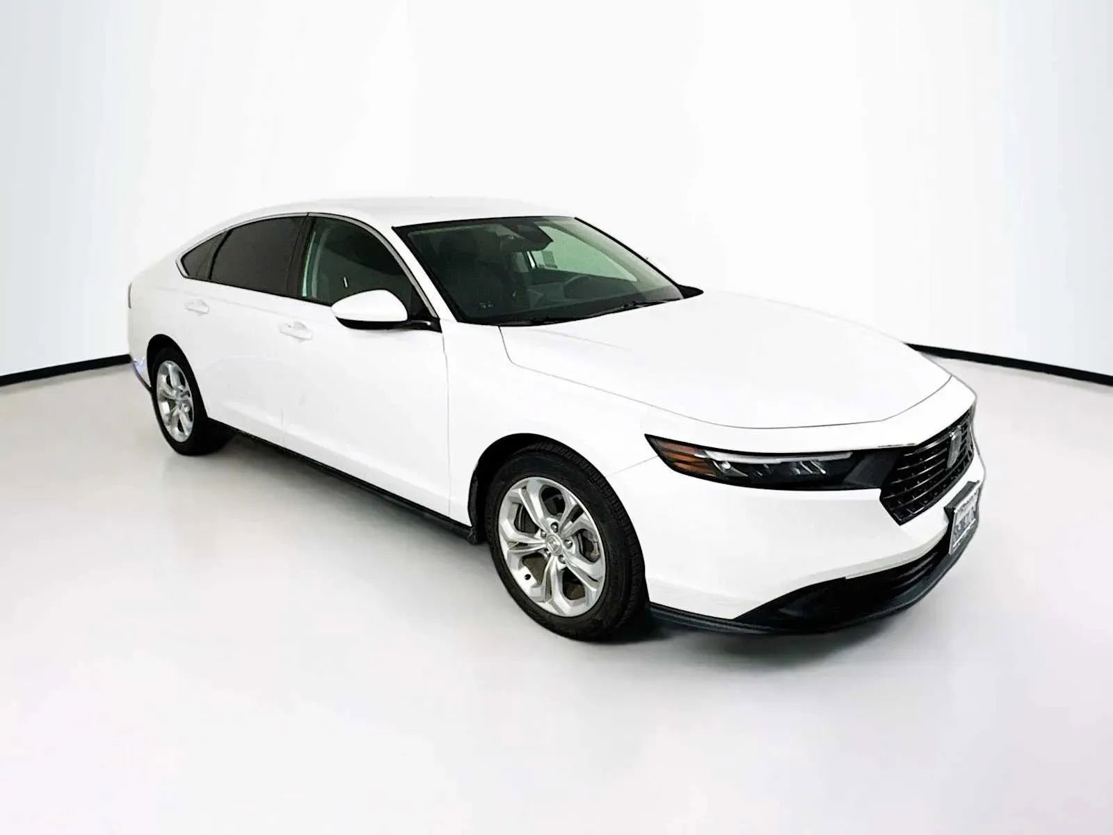 Used 2023 Honda Accord LX image 1