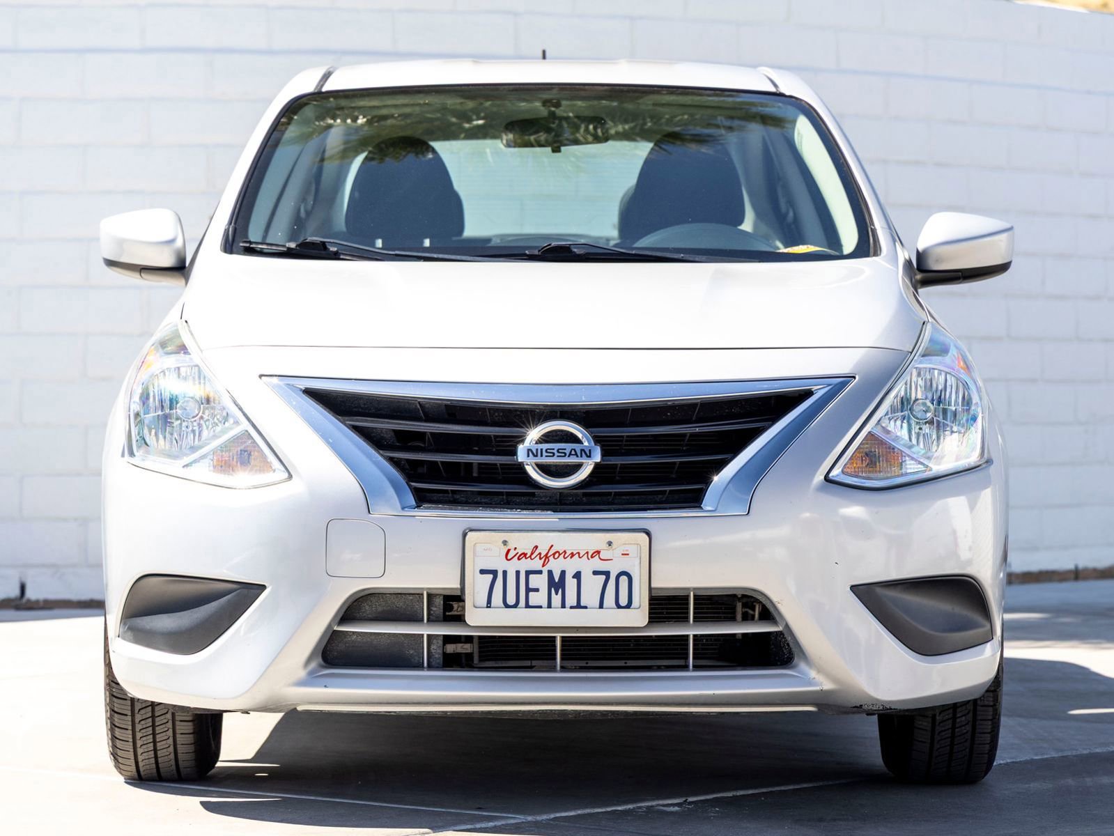 Used 2016 Nissan Versa SV FWD image 4
