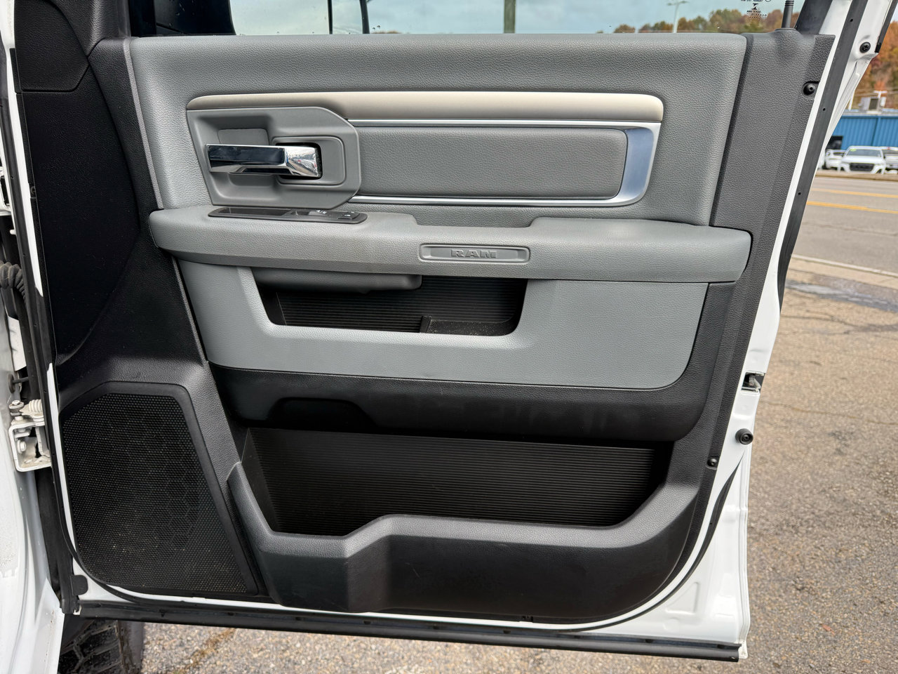 Used 2018 RAM 2500 SLT image 24