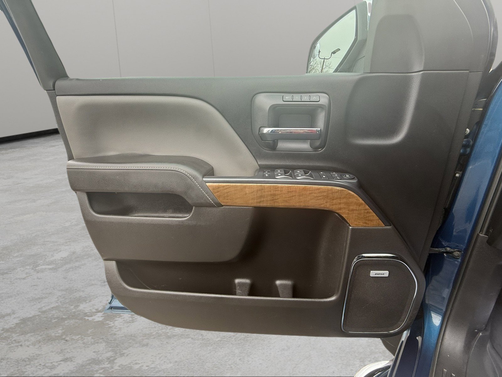 Used 2018 Chevrolet Silverado 1500 LTZ w/ LTZ Plus Package image 22