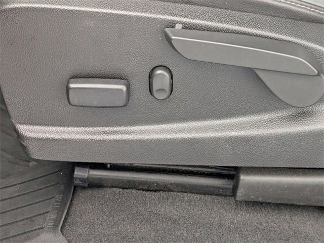 Used 2019 Chevrolet Colorado Z71 w/ Z71 Midnight Edition image 14