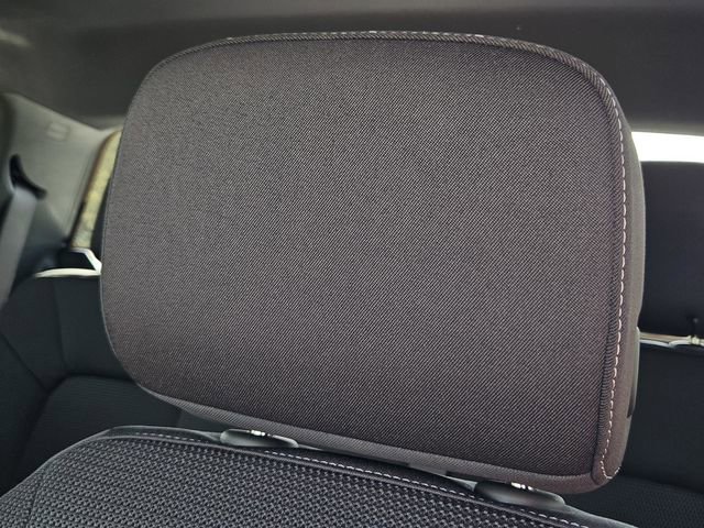 New 2026 GMC Canyon Elevation w/ Convenience Package image 17