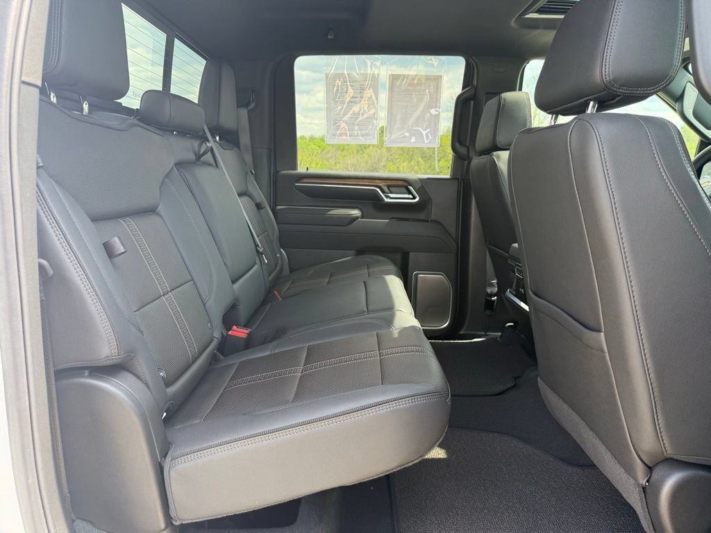 Used 2025 Chevrolet Silverado 2500 High Country w/ Technology Package AWD/4WD image 18