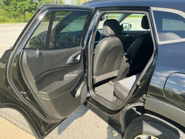 Used 2024 Chevrolet Trax LT w/ Driver Confidence Package FWD image 16
