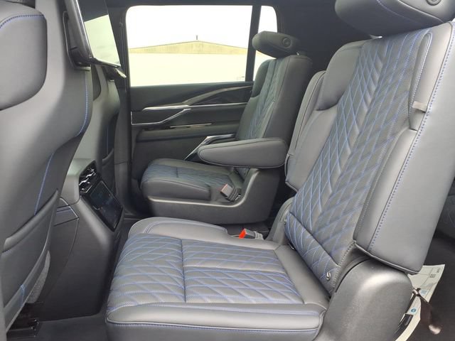 New 2026 Cadillac Escalade IQL Luxury AWD/4WD image 9