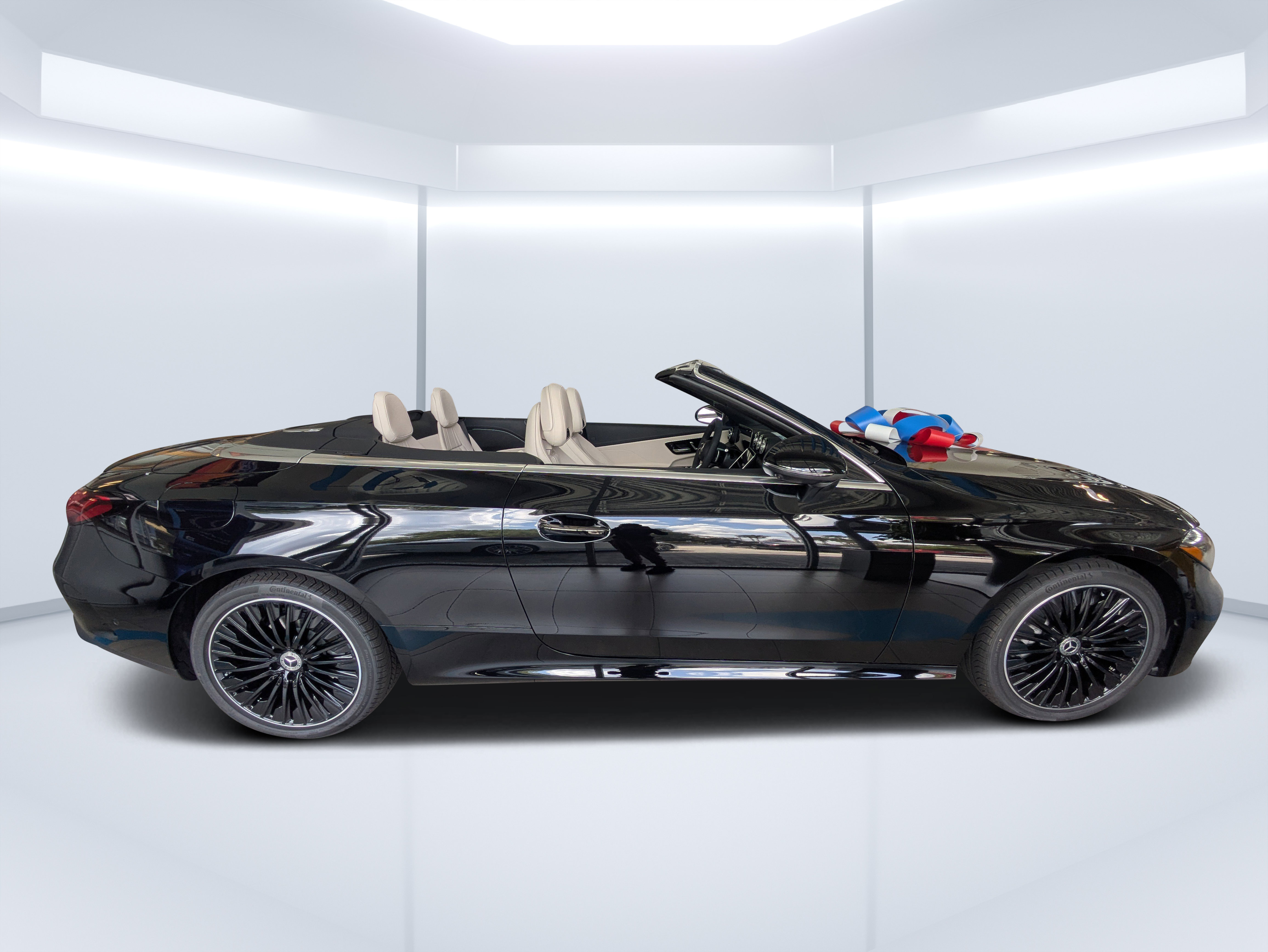 New 2027 Mercedes-Benz CLE 300 4MATIC Cabriolet image 2
