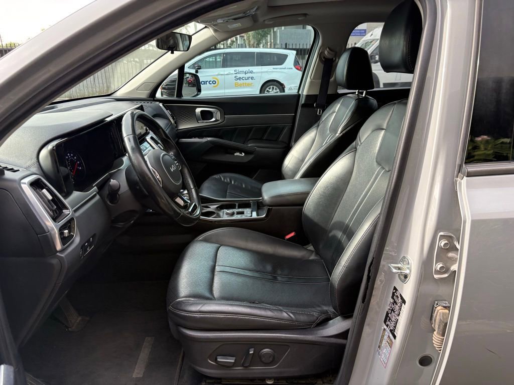 Used 2022 Kia Sorento SX image 10