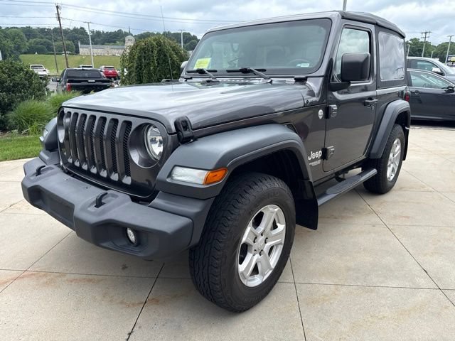 Used 2018 Jeep Wrangler Sport AWD/4WD image 3