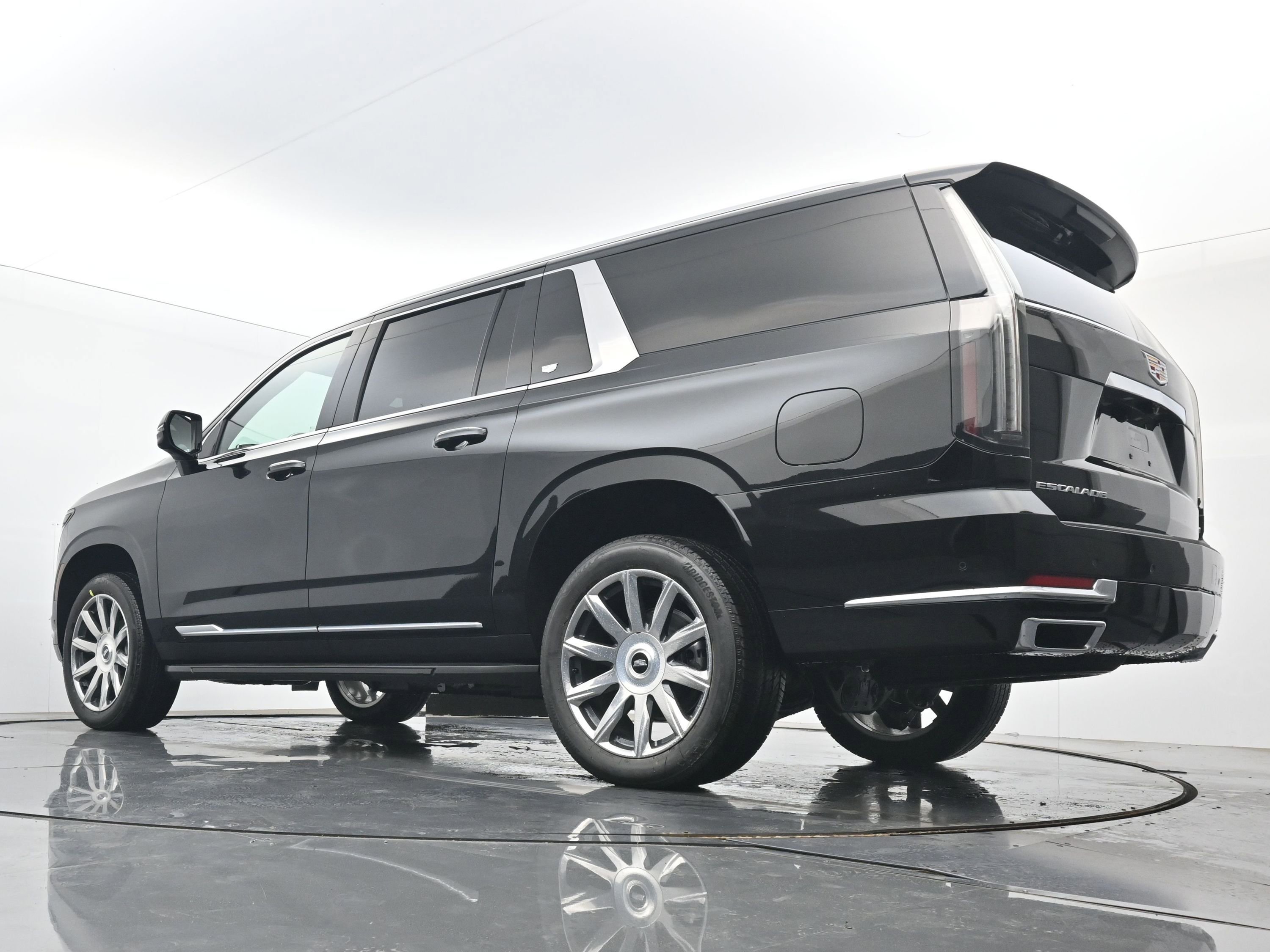 New 2026 Cadillac Escalade ESV 4WD image 17