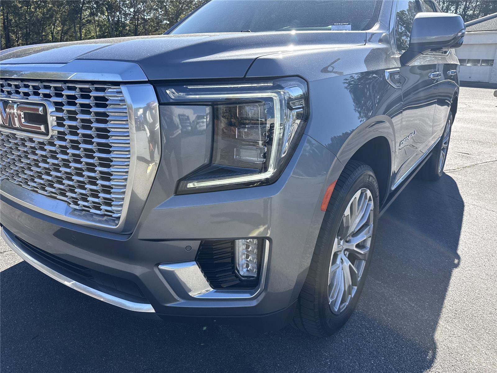 Used 2022 GMC Yukon Denali w/ Advanced Technology Package image 32