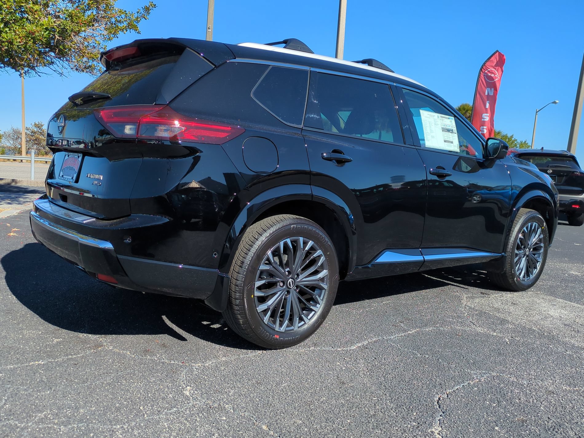 New 2026 Nissan Rogue Platinum w/ Platinum Premium Package AWD/4WD image 4
