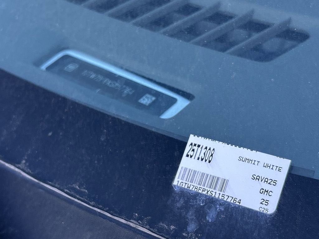 New 2025 GMC Savana 2500 Extended w/ Driver Convenience Package image 32