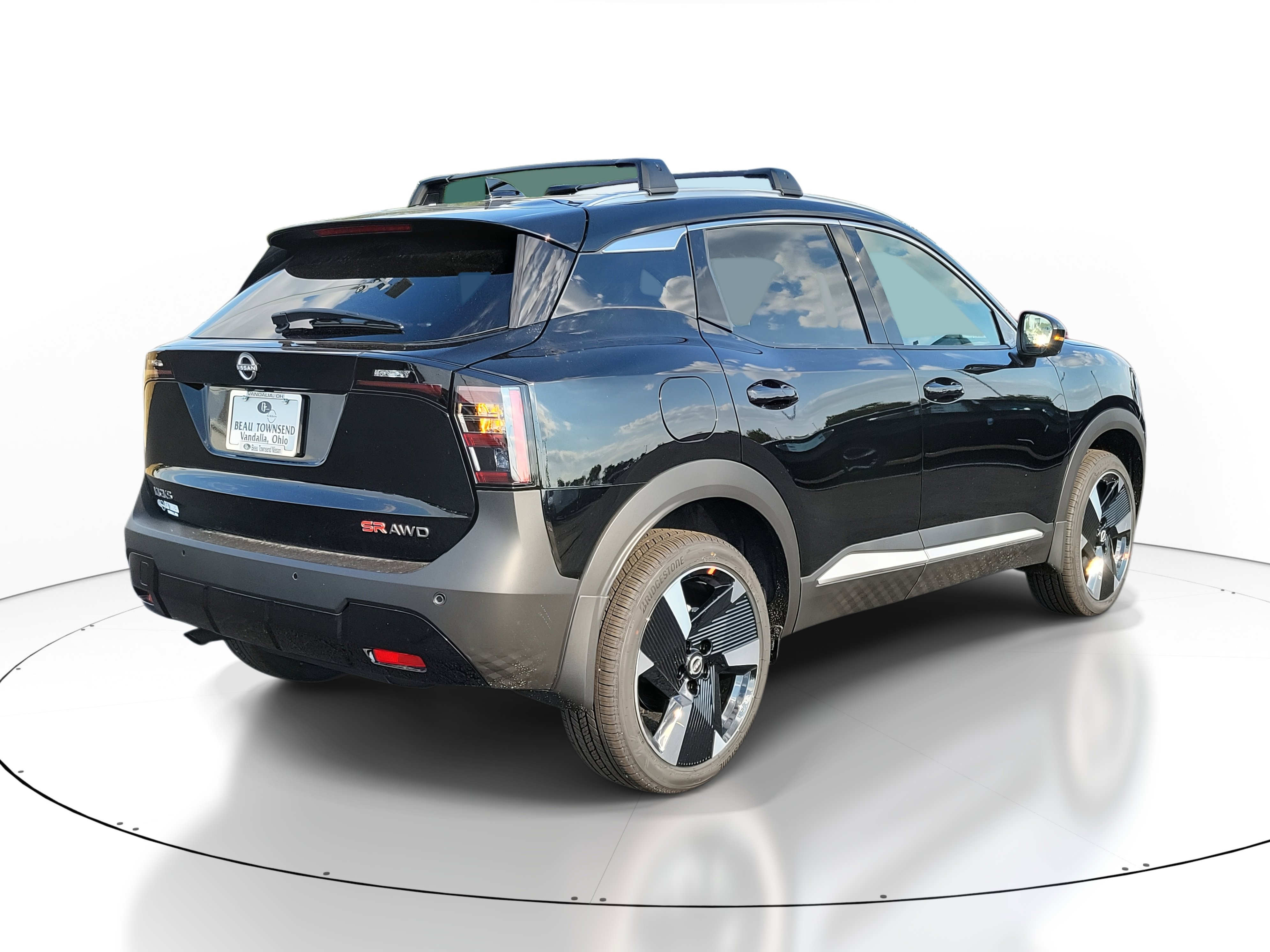 New 2026 Nissan Kicks SR w/ Cold Weather Package image 4