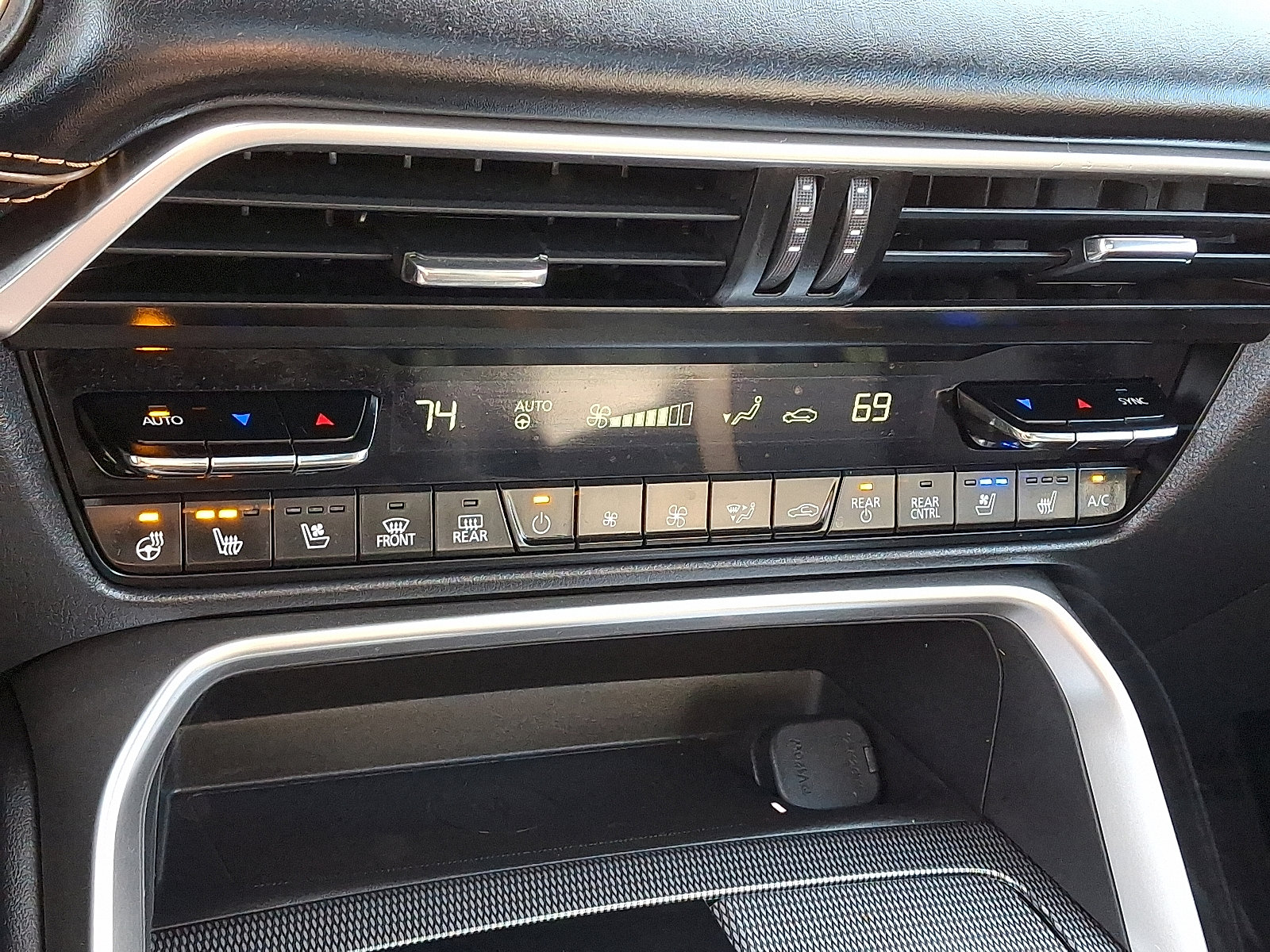 Certified 2024 MAZDA CX-90 Plug-In Hybrid w/ Premium Plus image 19