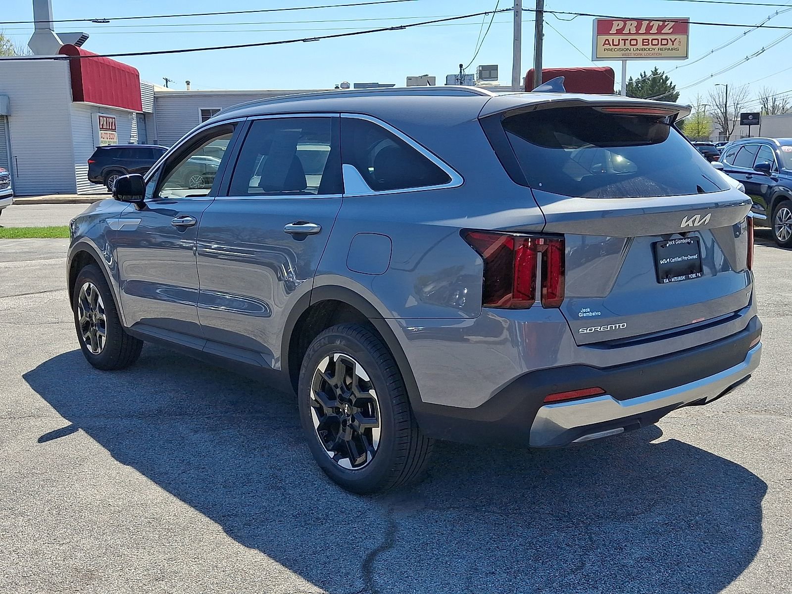 Used 2025 Kia Sorento S w/ Panoramic Sunroof Package image 5
