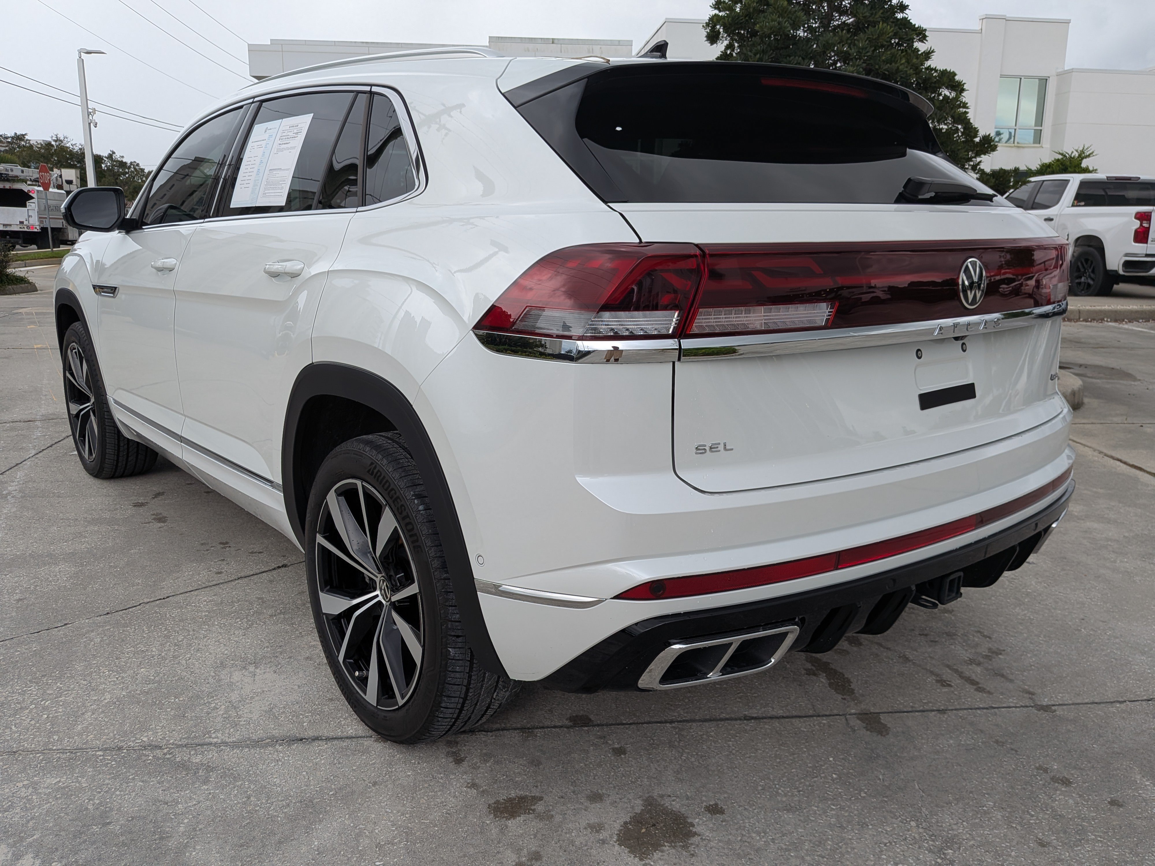 Certified 2024 Volkswagen Atlas Cross Sport SEL Premium R-Line AWD/4WD image 5