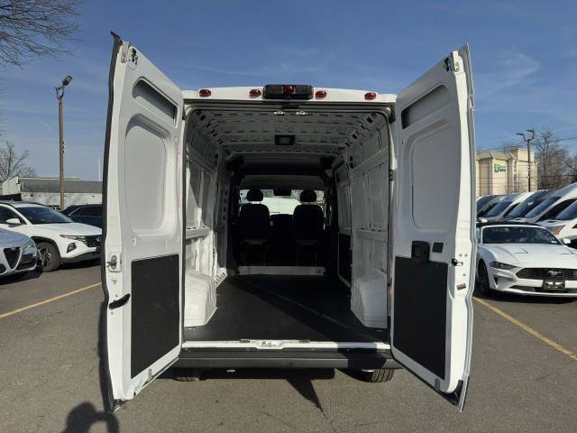 Used 2025 RAM ProMaster 2500 w/ Convenience Group FWD image 7