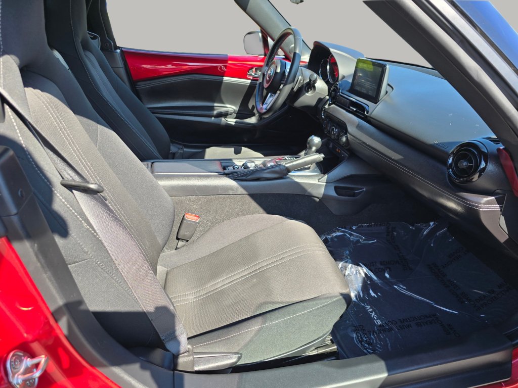 Used 2021 MAZDA MX-5 Miata Club RWD image 26