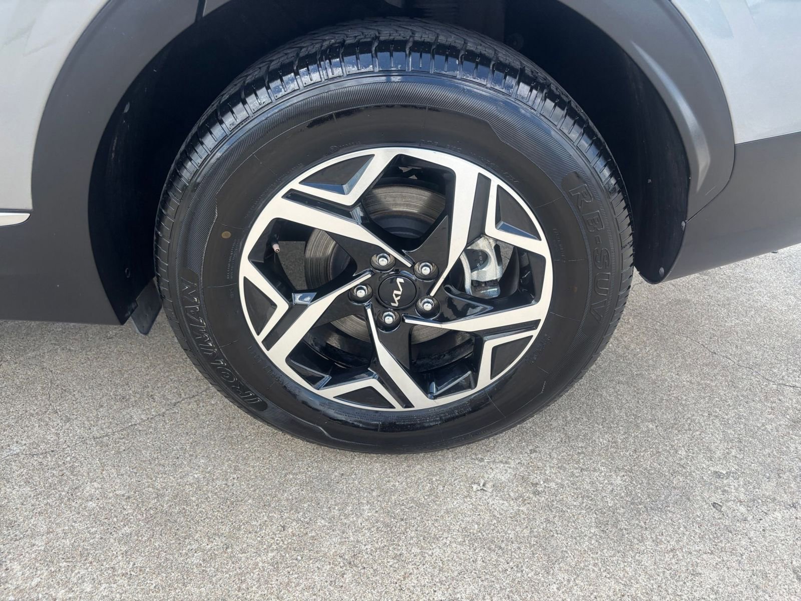 Used 2024 Kia Sportage LX image 29