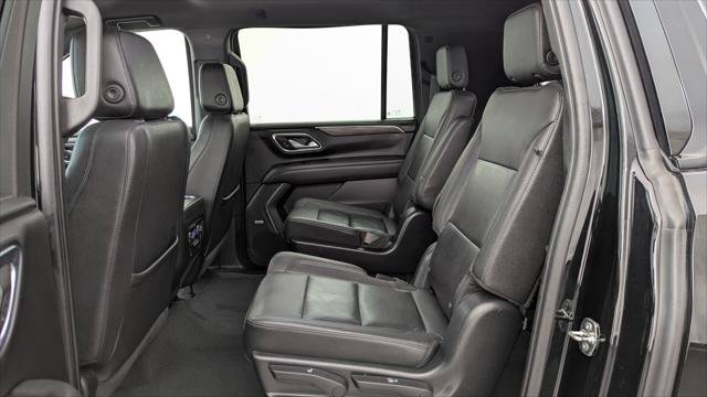 Used 2022 Chevrolet Suburban Z71 w/ Luxury Package AWD/4WD image 17