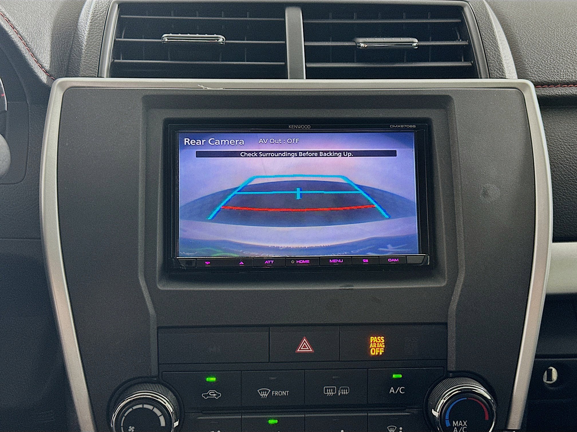 Used 2017 Toyota Camry SE image 21