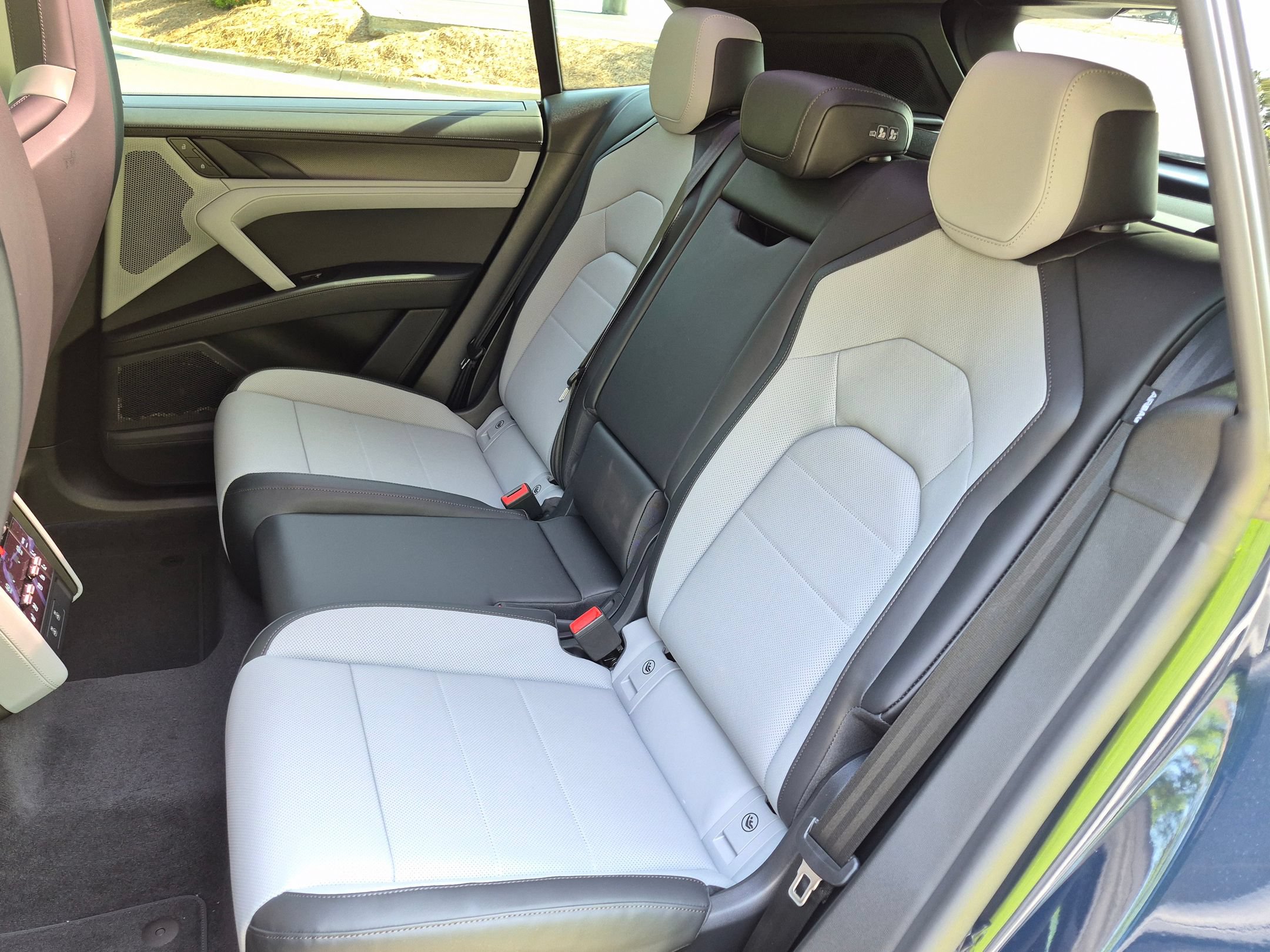 New 2026 Porsche Cayenne Turbo Electric AWD/4WD image 26