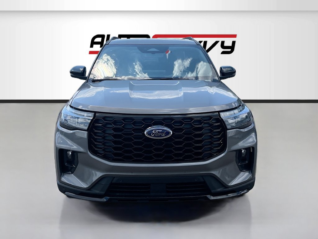 Used 2025 Ford Explorer ST w/ Sun And Sound Package AWD/4WD image 2