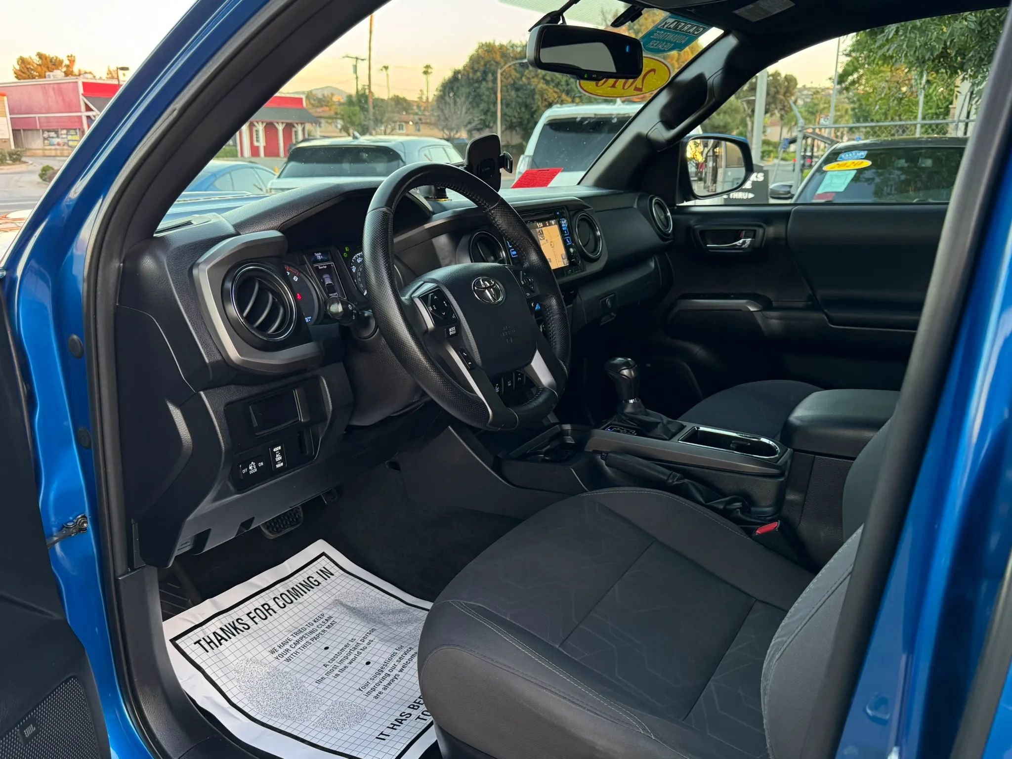 Used 2016 Toyota Tacoma TRD Sport RWD image 29