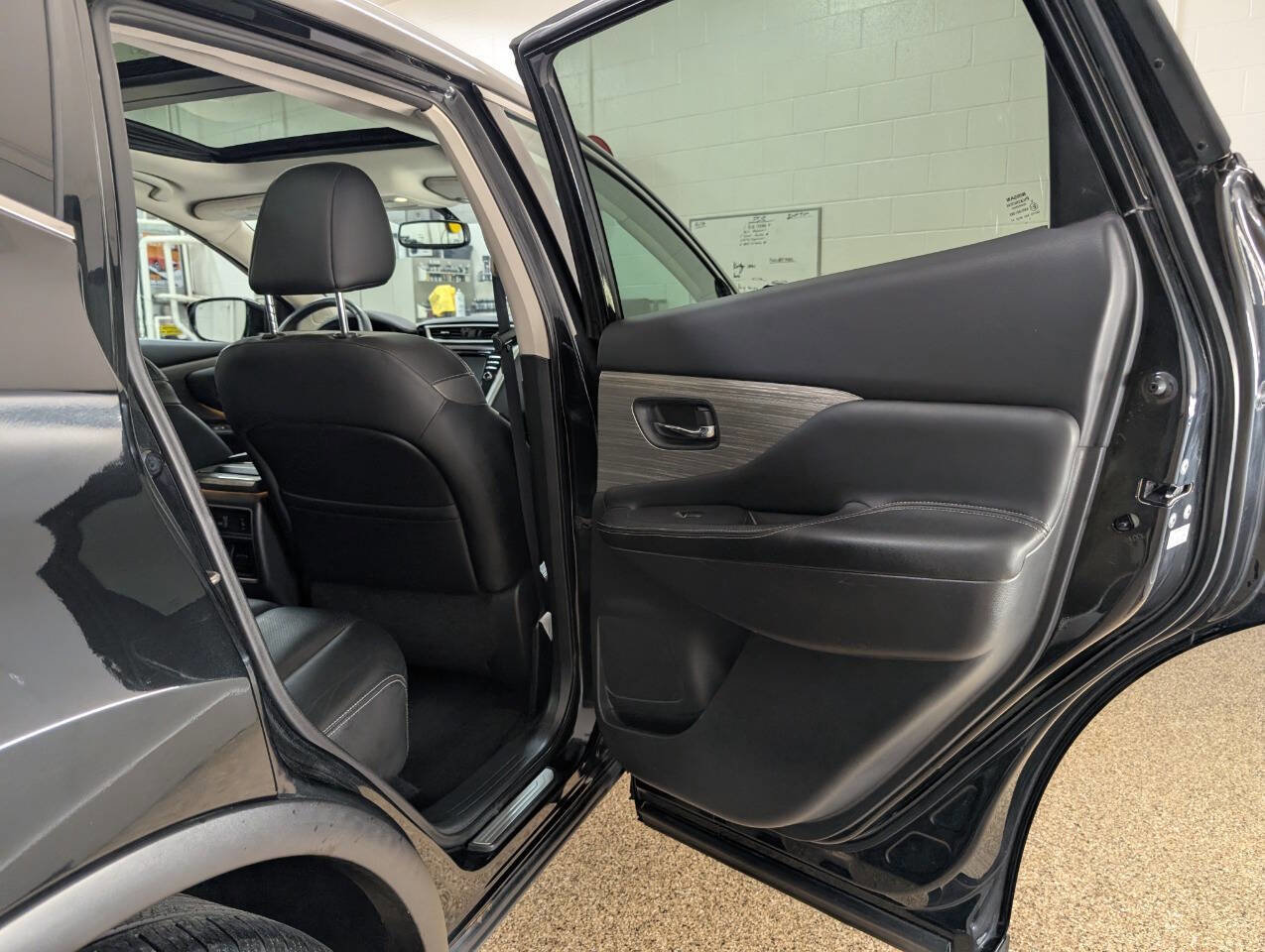 Used 2015 Nissan Murano Platinum image 19