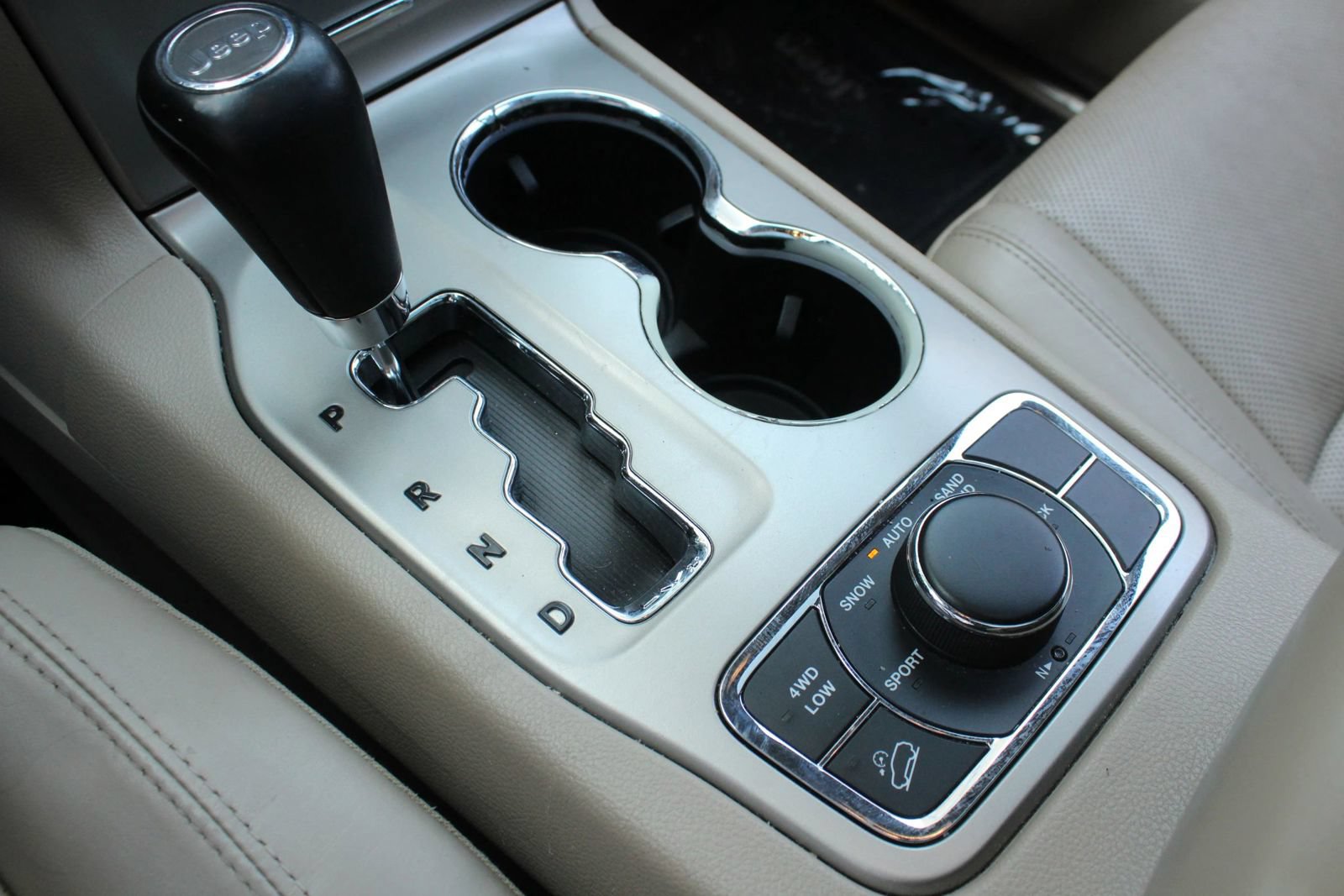 Used 2012 Jeep Grand Cherokee Limited w/ Luxury Group II AWD/4WD image 31