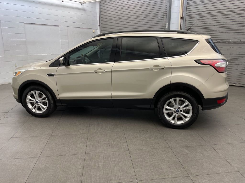 Used 2018 Ford Escape SE image 9