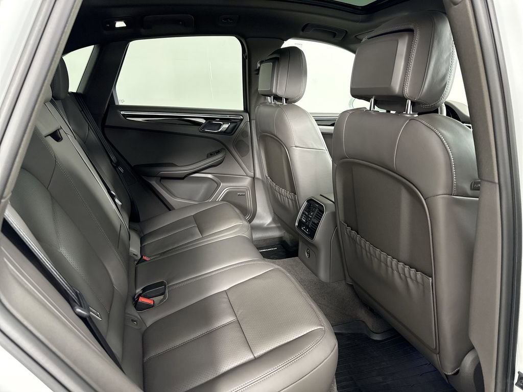 New 2026 Porsche Macan AWD/4WD image 25