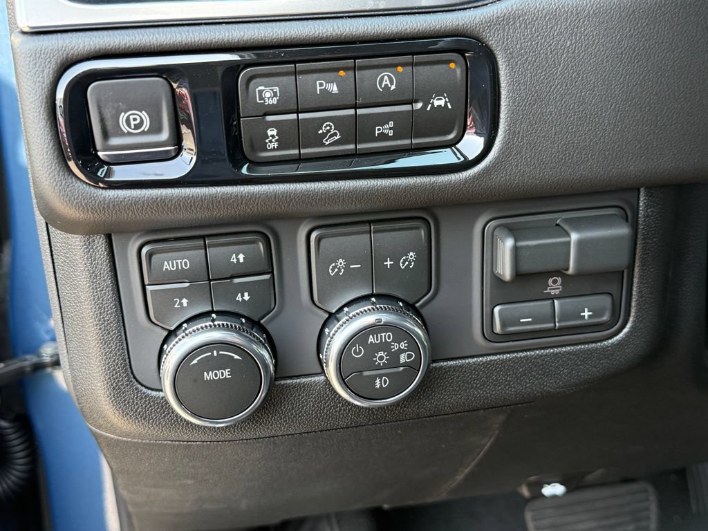 New 2026 GMC Yukon XL Elevation w/ Elevation Premium Package AWD/4WD image 20