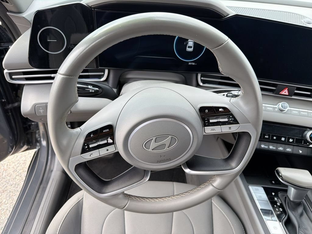 Used 2024 Hyundai Elantra SEL w/ Convenience Package FWD image 11