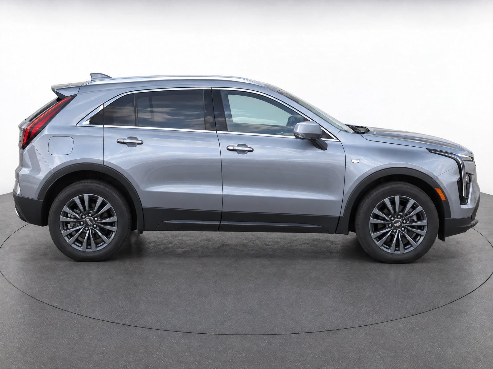 Used 2025 Cadillac XT4 Premium Luxury FWD image 8