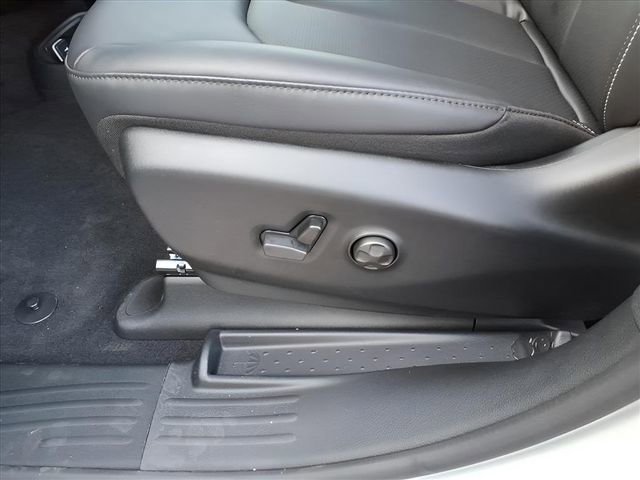 New 2026 Chrysler Pacifica Select image 13