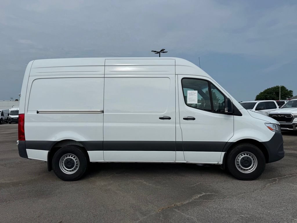 Used 2025 Mercedes-Benz Sprinter 2500 image 8