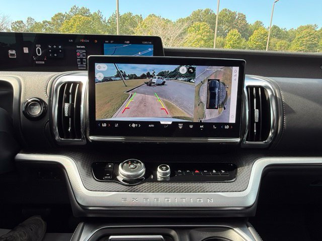 Used 2025 Ford Expedition Platinum w/ Stealth Performance Package AWD/4WD image 18