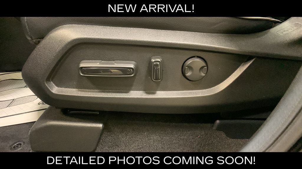 Used 2025 Honda Pilot Elite image 32