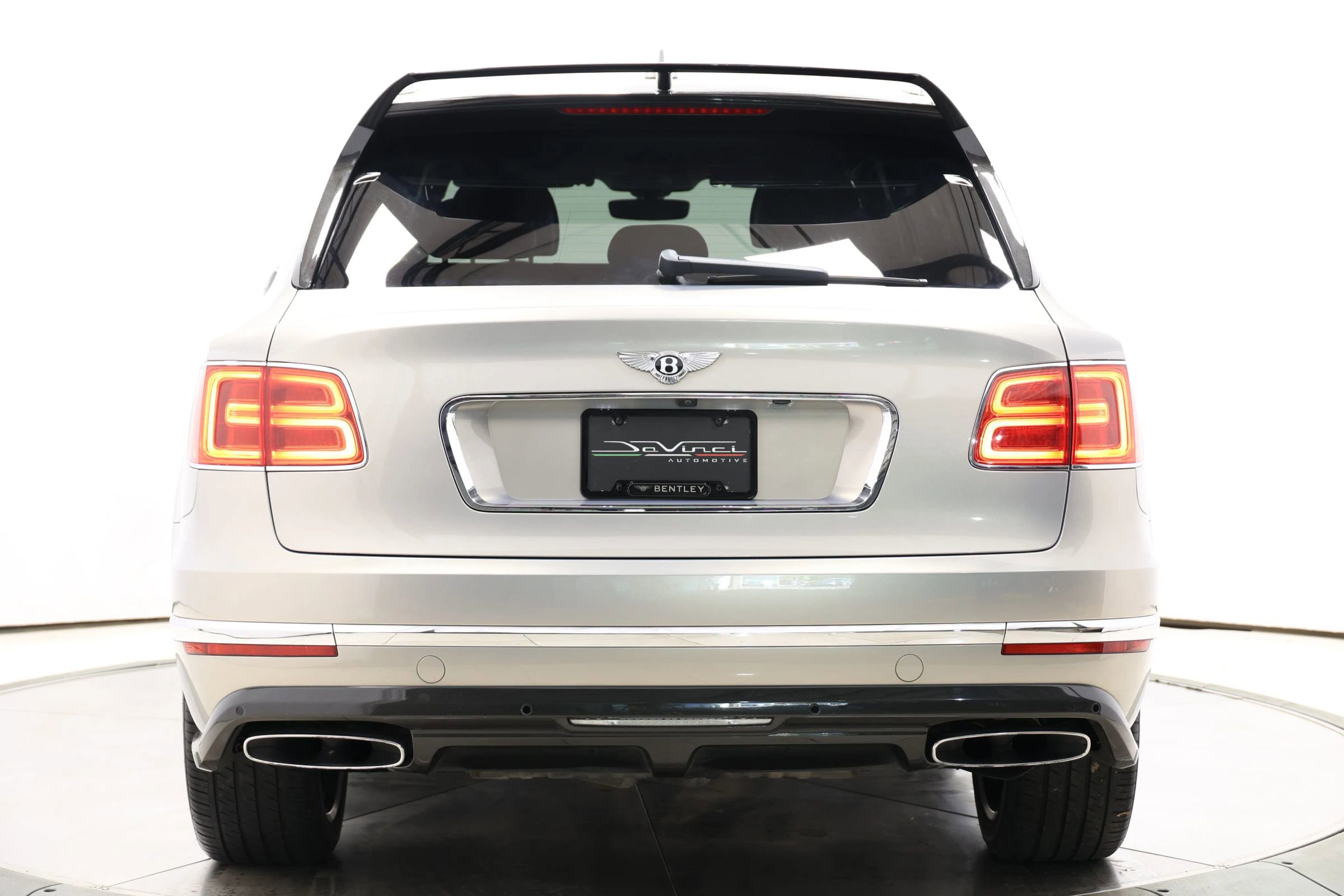 Used 2017 Bentley Bentayga image 70