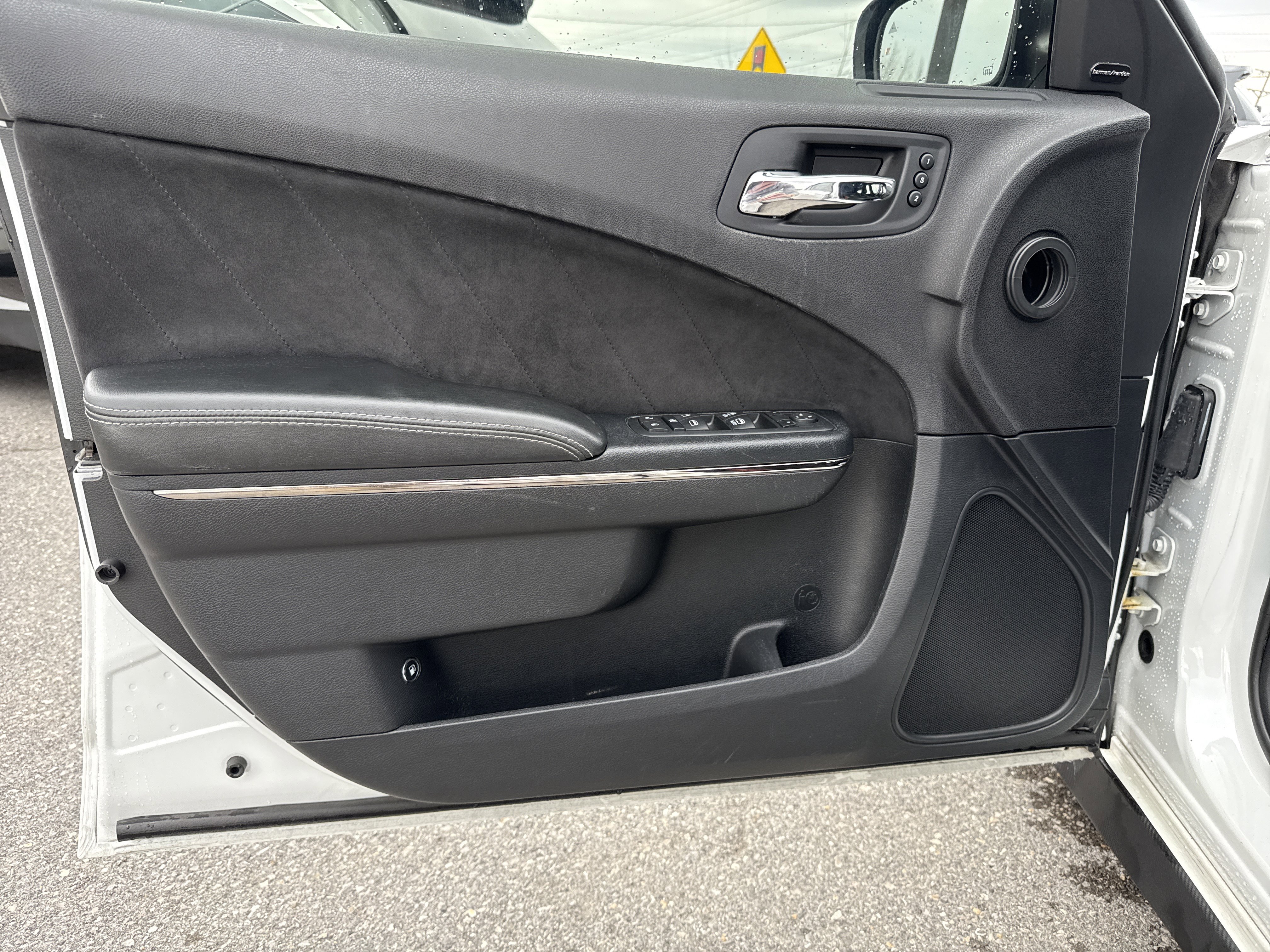 Used 2015 Dodge Charger SRT Hellcat w/ Harman/Kardon Audio Group image 15