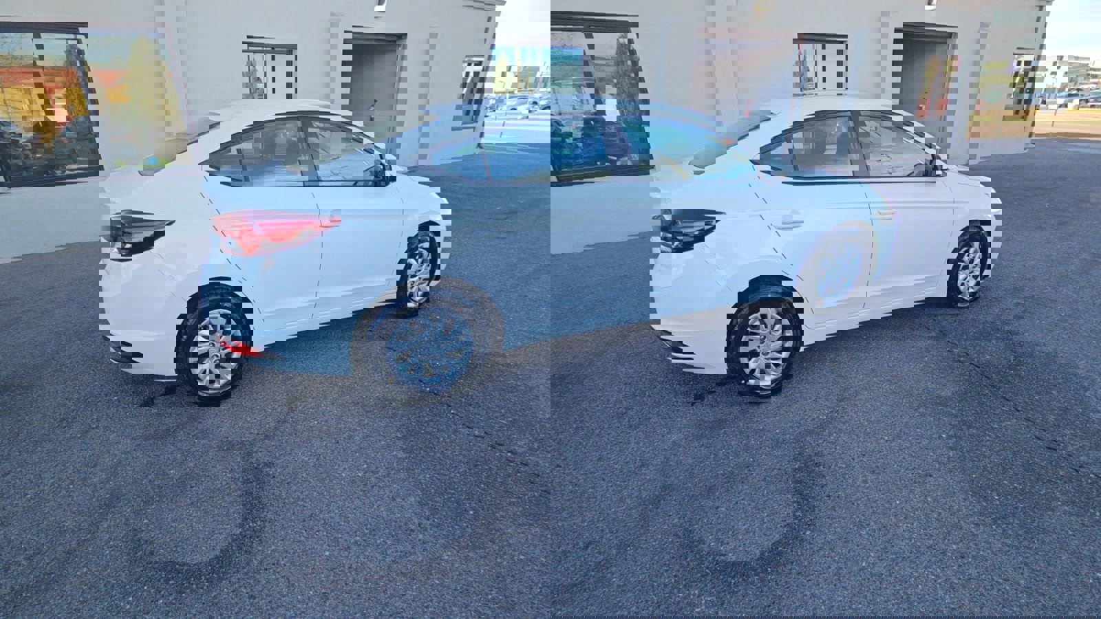 Used 2020 Hyundai Elantra SE w/ Cargo Package (C1) image 8