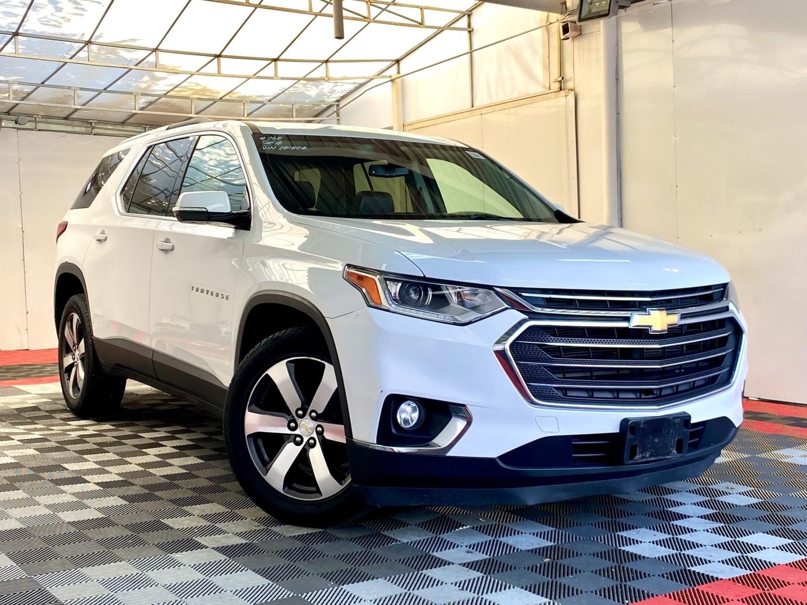 Used 2018 Chevrolet Traverse LT AWD/4WD image 1