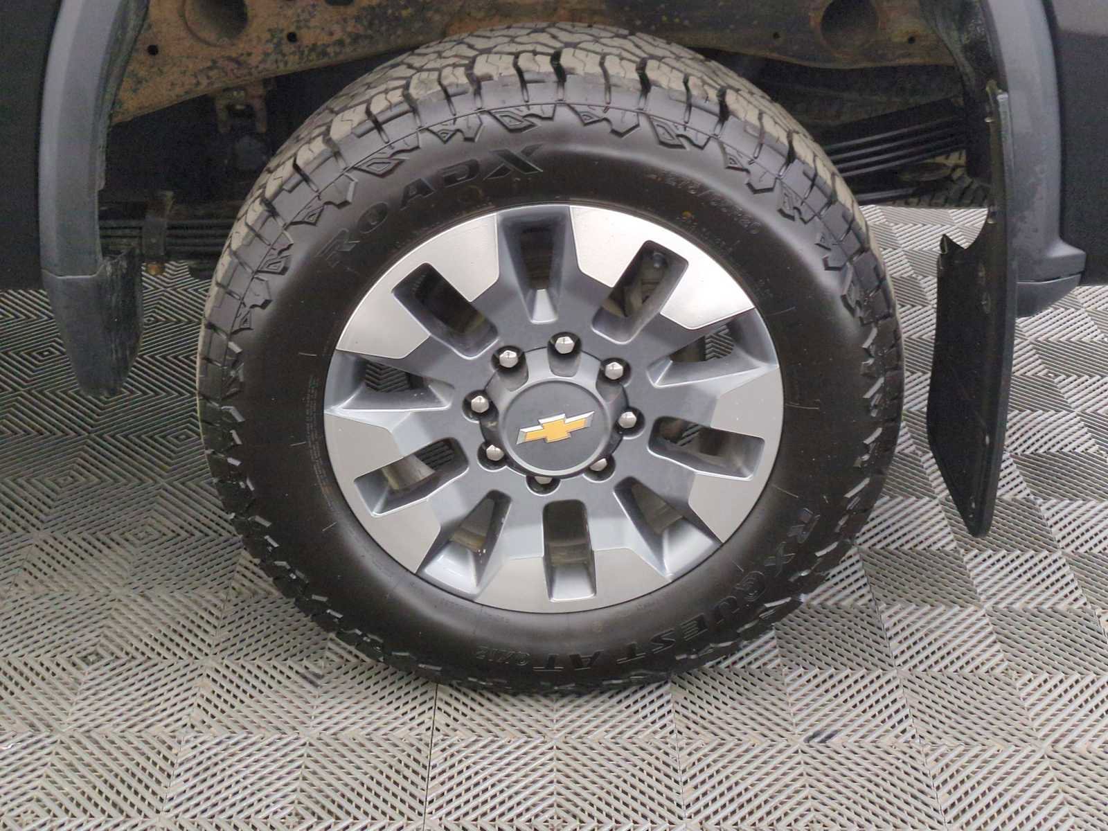 Used 2023 Chevrolet Silverado 2500 Custom w/ Custom Value Package image 12