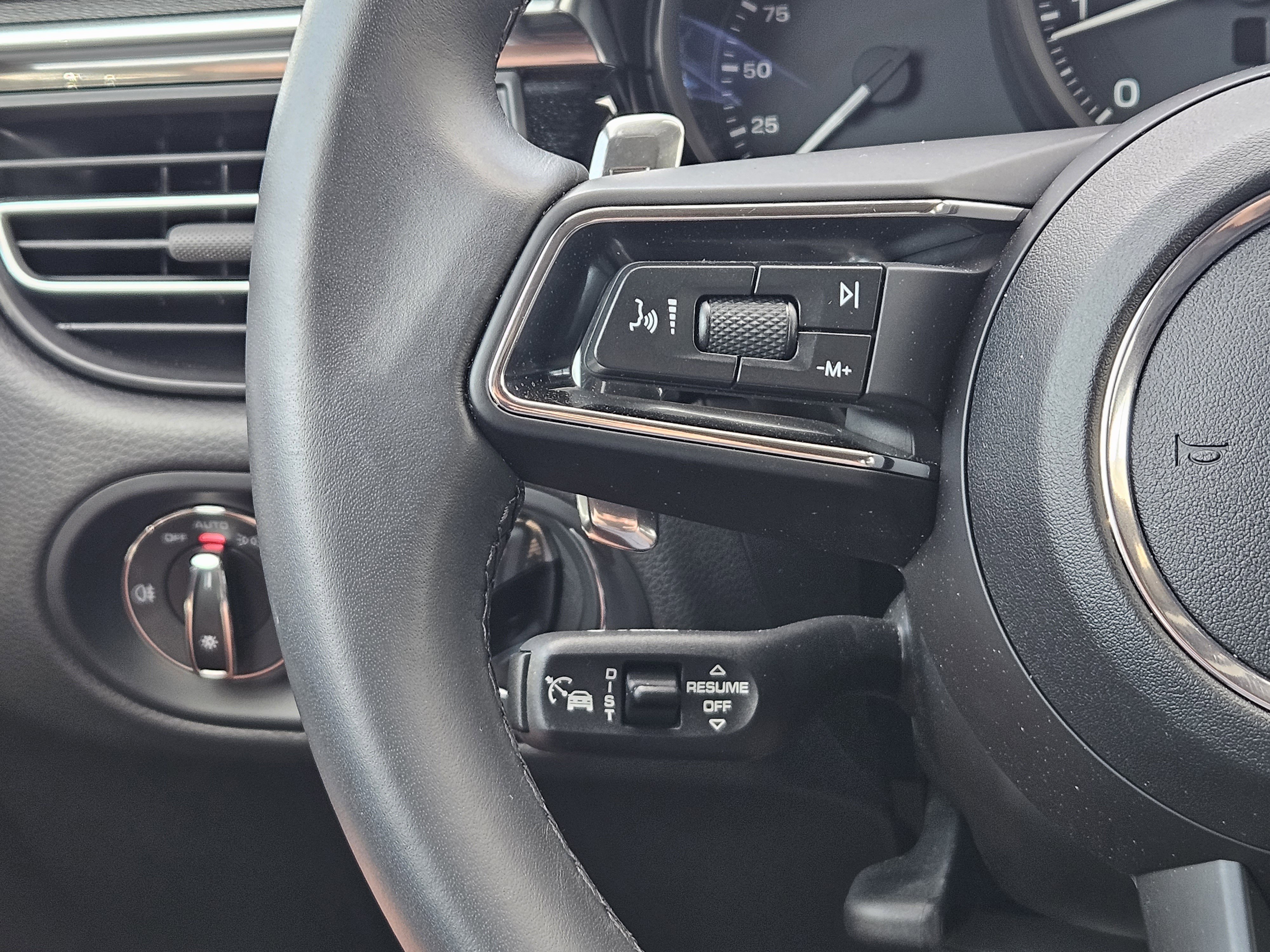 Certified 2026 Porsche Macan image 26
