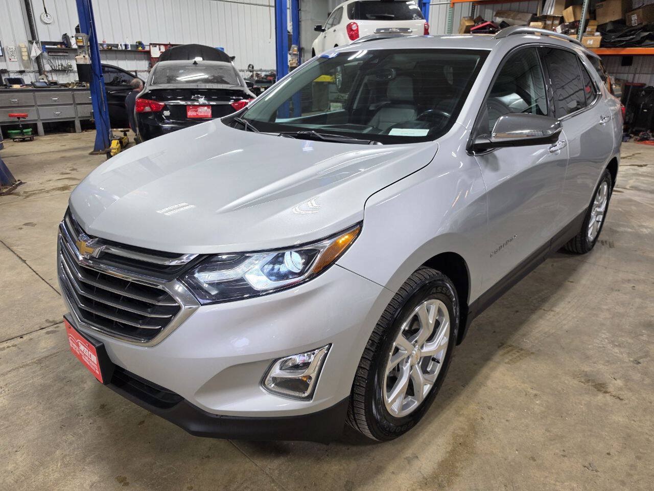 Used 2021 Chevrolet Equinox Premier w/ LPO, Floor Liner Package AWD/4WD image 4